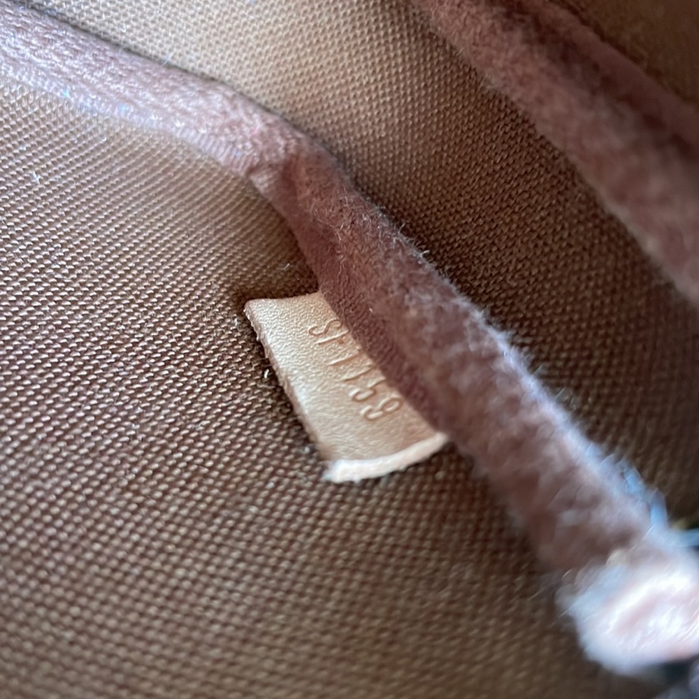Louis Vuitton Mini Pochette Accessoires - Picture 6 of 7